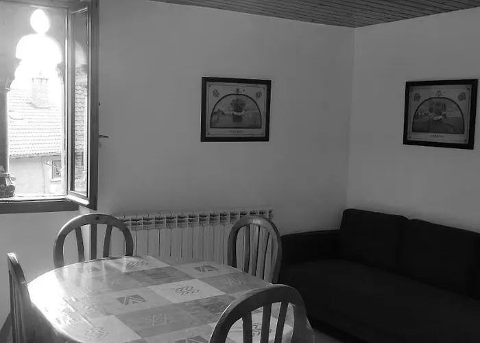 Centro 4pax * تورلا